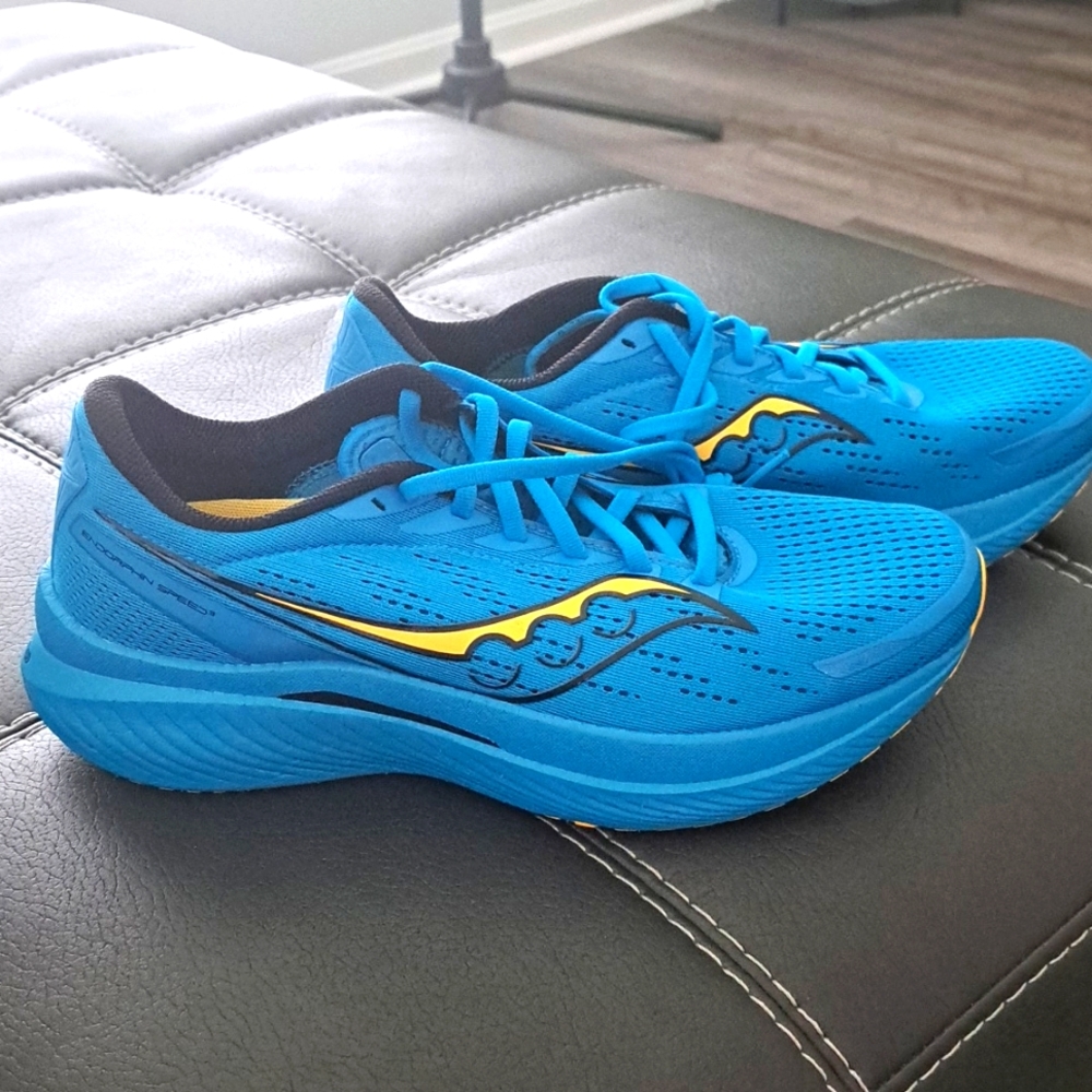 New Saucony Mens Endorphin Speed 3 / size 11.5